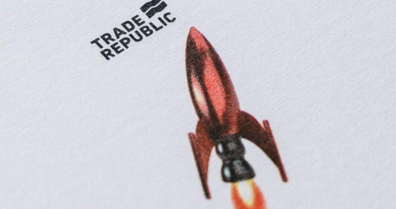 Weißes T-Shirt mit Logo im Siebdruck