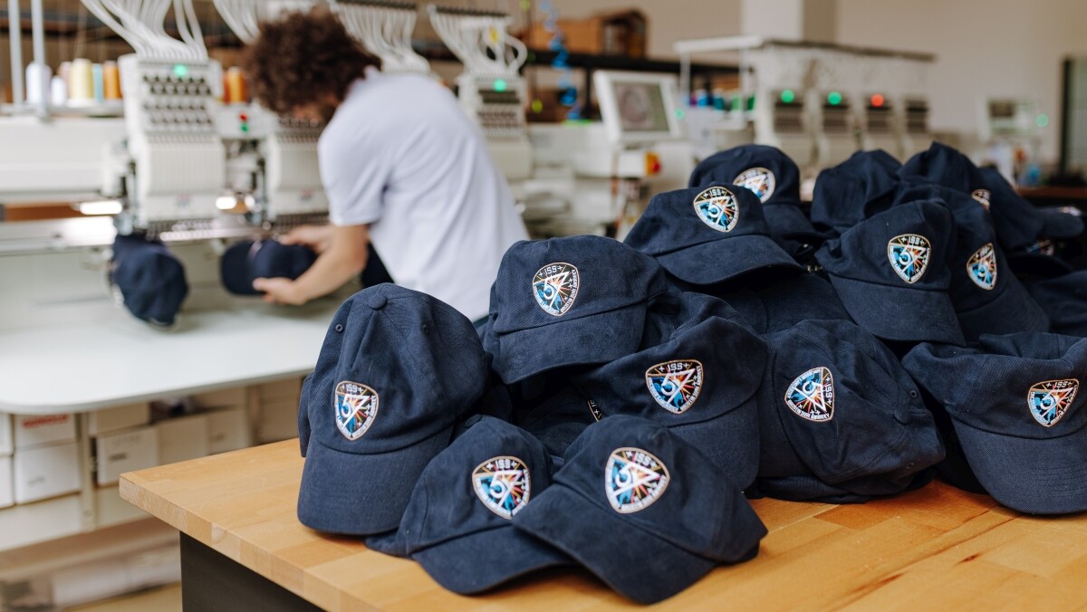 Caps mit einer Logo-Stickerei