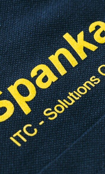 Flockdruck auf blauem Textil