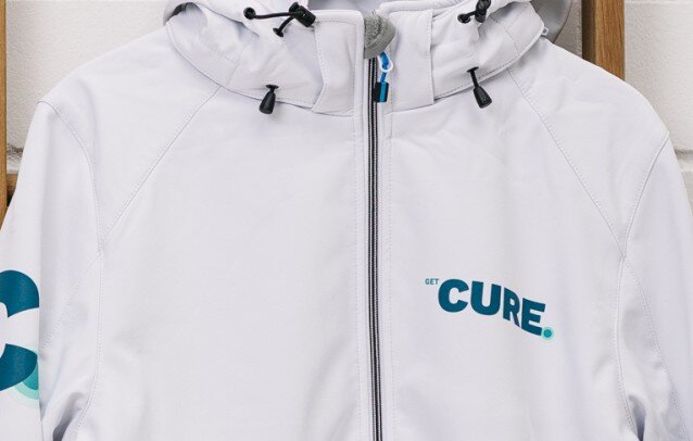 Weiße Jacke mit Logo Aufdruck