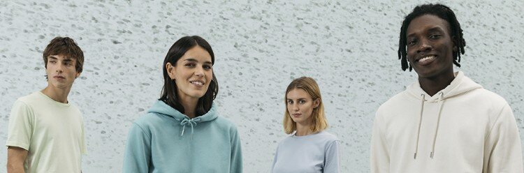Personen in Kleidung der Marke STANLEY/STELLA